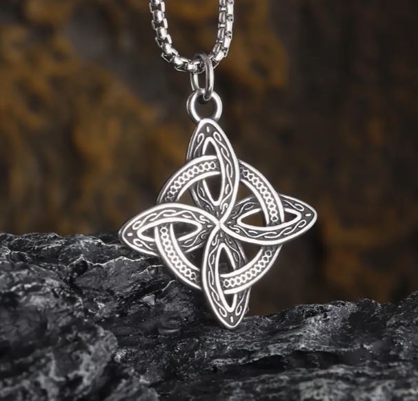 Triquetra%20Kelt%20Düğümü%20ve%20İlahi%20Koruma